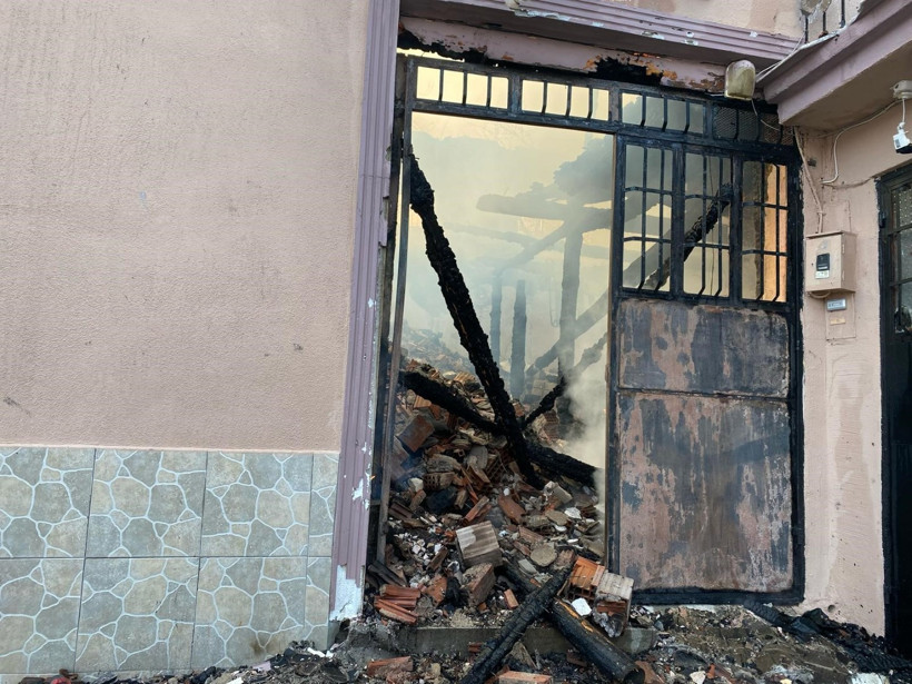 Uşak'ta zincirleme ev yangını - Resim : 3