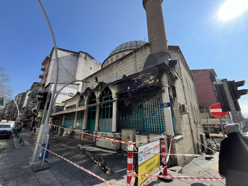 Camide korkutan yangın: Alevler her yeri sardı - Resim : 2