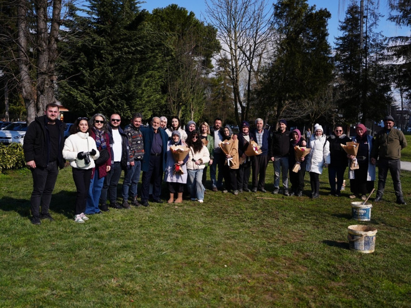 Emekçi kadınlara eşlerinden 8 Mart sürprizi: Ekrana bakar mısın? - Resim : 1