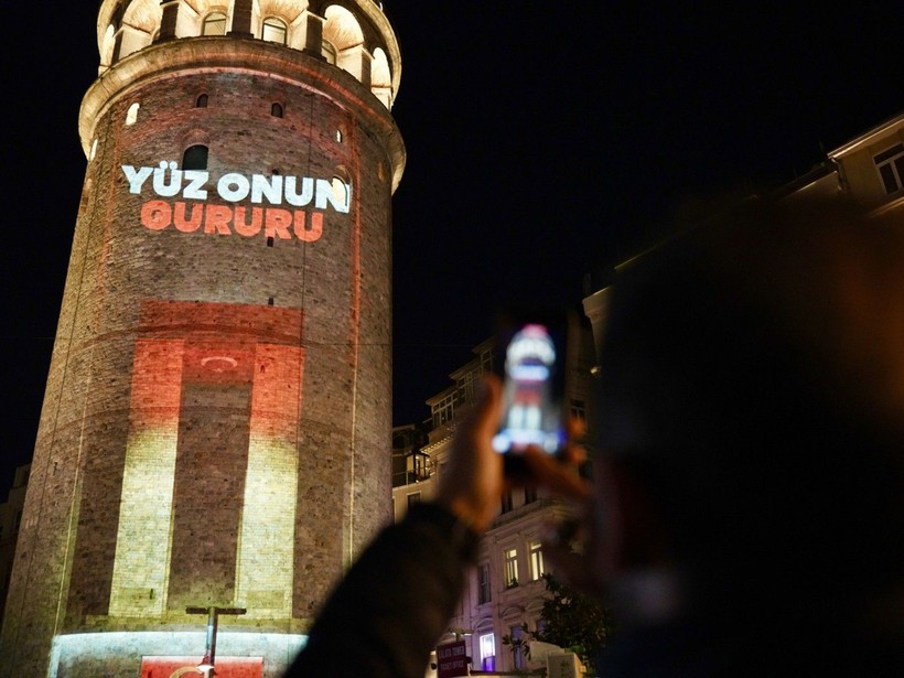 Çanakkale ruhu Galata kulesi'nde: Özel video yansıtıldı - Resim: 5