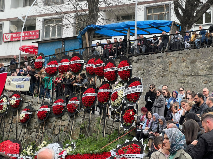 Volkan Konak vasiyetindeki ceviz ağacının altına gömülecek - Resim : 1