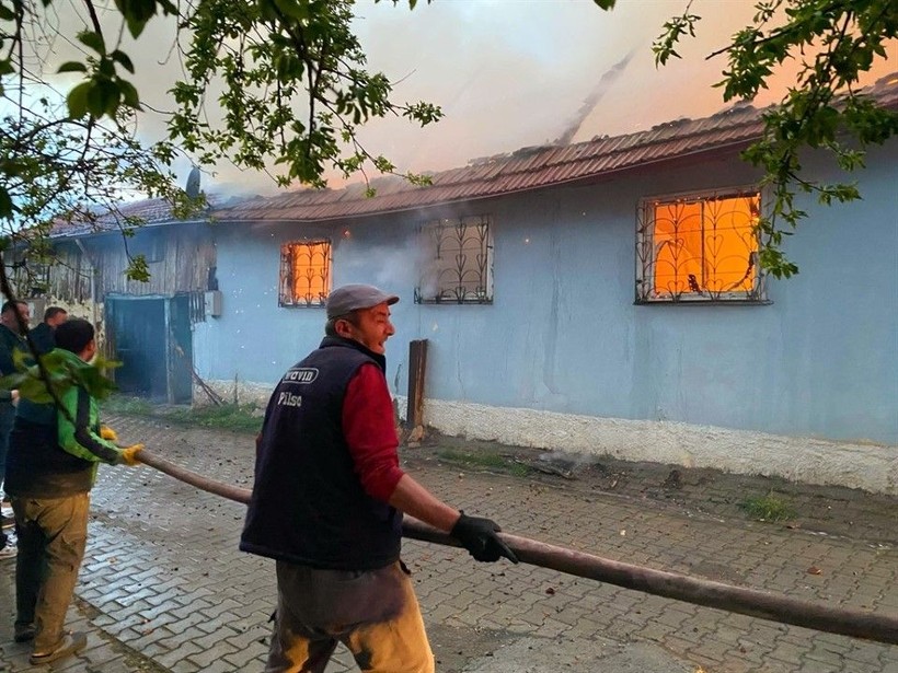 'Evim 1 saat içinde yandı, bir şey yapamadık' - Resim: 7