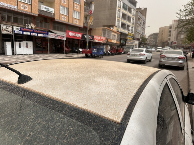 Toz taşınımı hayatı felç etti: Göz gözü görmüyor - Resim : 1