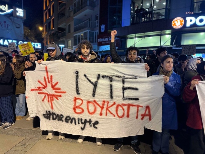 İzmir’de öğrencilerden protesto yürüyüşü: Bu ülkenin gençliği biat etmeyecek - Resim: 2