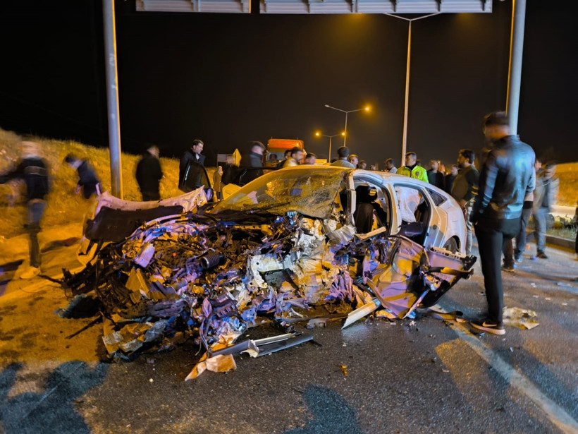 Korkunç kaza: Baba ve iki kızı öldü - Resim : 1