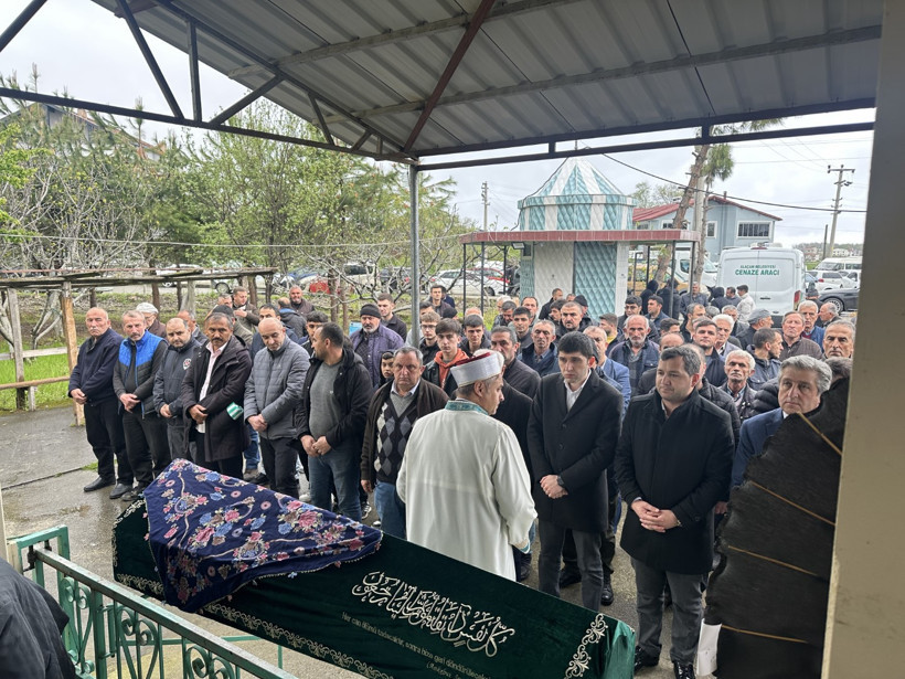 Eşi tarafından katledilen Pınar son yolculuğuna uğurlandı - Resim : 1