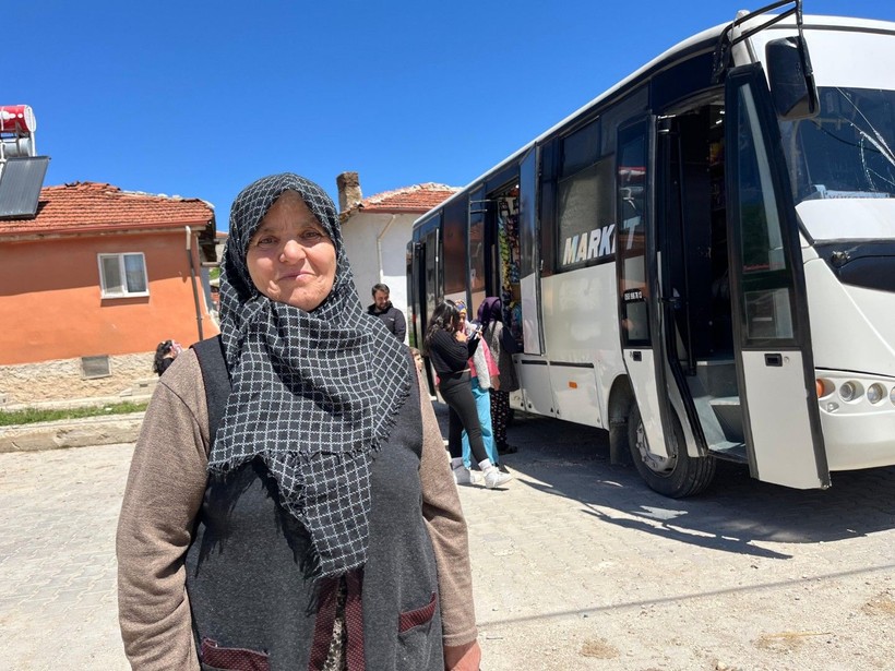 Otobüsü markete dönüştürdü: Her gün 40 köyü geziyor - Resim: 6