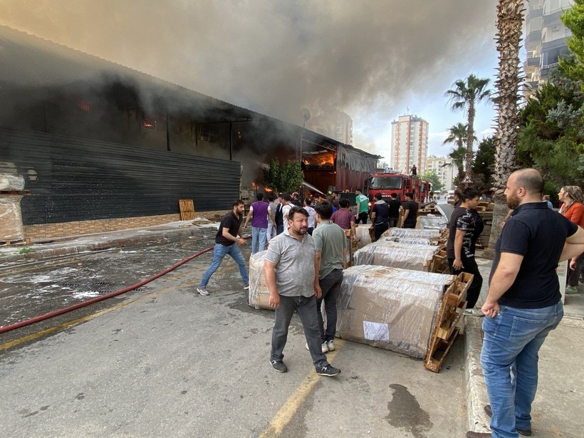 Mersin'de fabrika yangını - Resim: 15