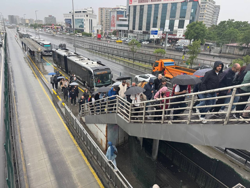 İstanbul'da trafik kilit - Resim : 2