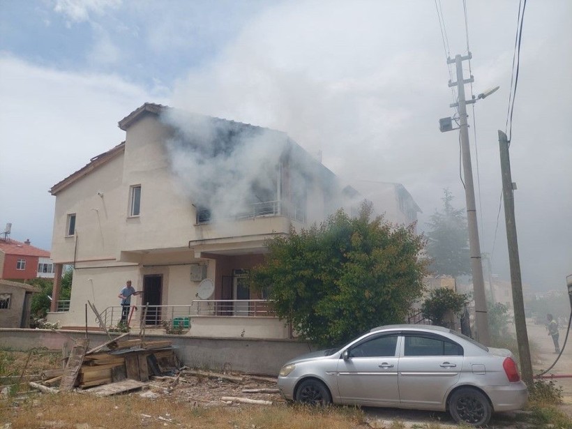 Tartıştığı eski eşinin evini ateşe verip teslim oldu - Resim: 3
