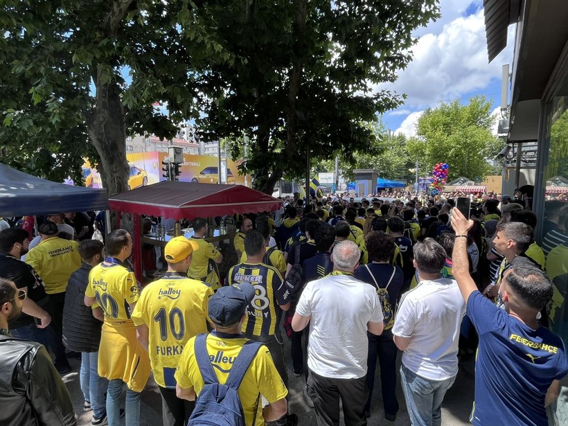 Kadıköy'de Ali Koç'u protesto yürüyüşü: Başkan adayı da katıldı - Resim: 6