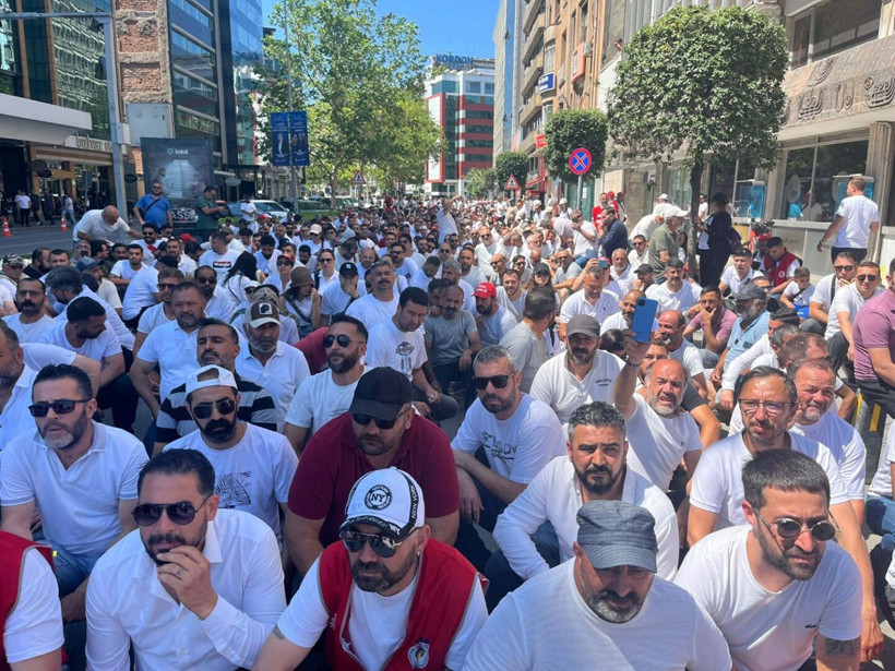 İzmir’de belediye işçilerinin grevi 5. gününde - Resim : 2