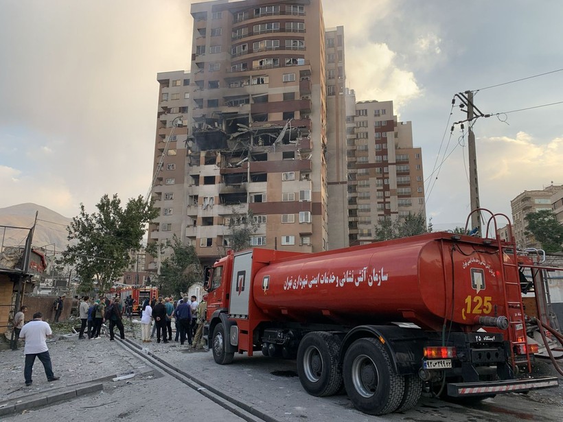 İsrail'in saldırısı sonrasında İran'dan ilk görüntüler geldi - Resim: 9