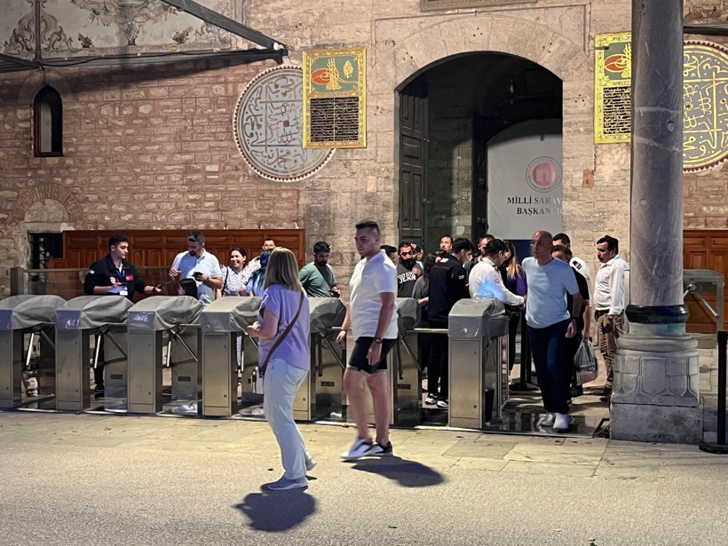 Topkapı Sarayı kapılarını akşam da ziyarete açıyor - Resim : 1