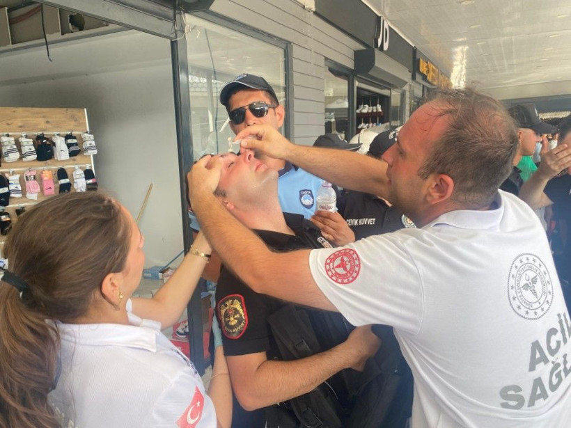 Antalya'da kaçak yapıların yıkımında arbede - Resim: 4