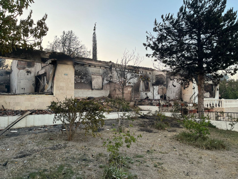 İzmir yanıyor: Belediye başkanı isyan etti, felaketin boyutu gün ağarınca ortaya çıktı - Resim: 2
