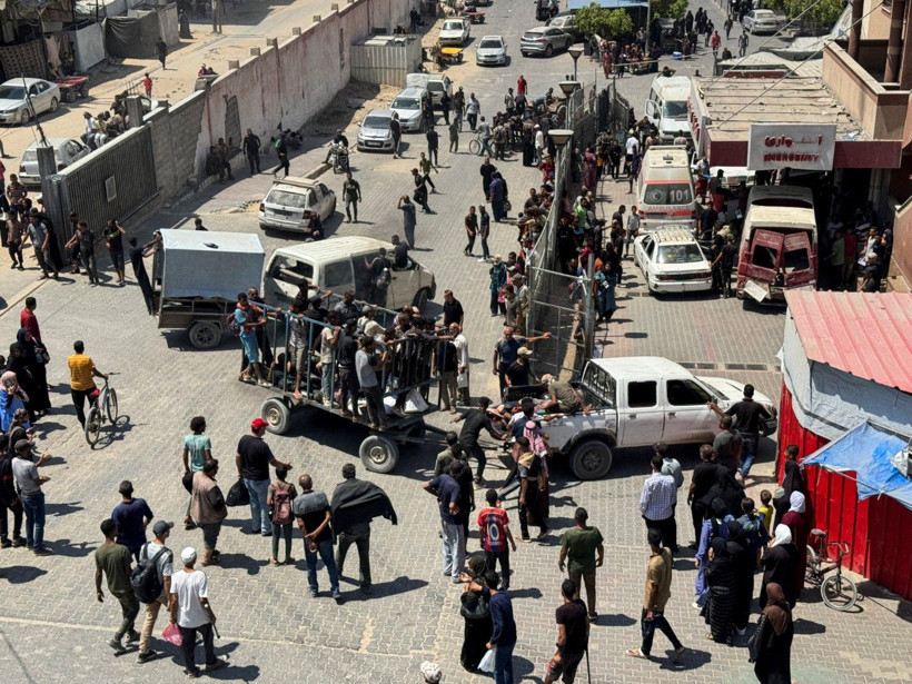 Sınır tanımayan katliam: Sahildeki kafeye füze attılar - Resim: 8
