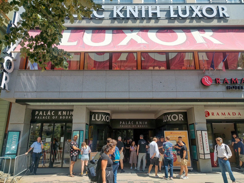 Avrupa ülkesini elektrik kesintisi vurdu, ulaşım aksadı - Resim : 2