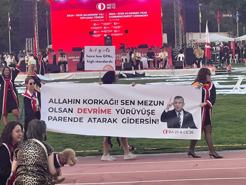ODTÜ mezuniyeti: Rektör dakikalarca yuhalandı - Resim : 7