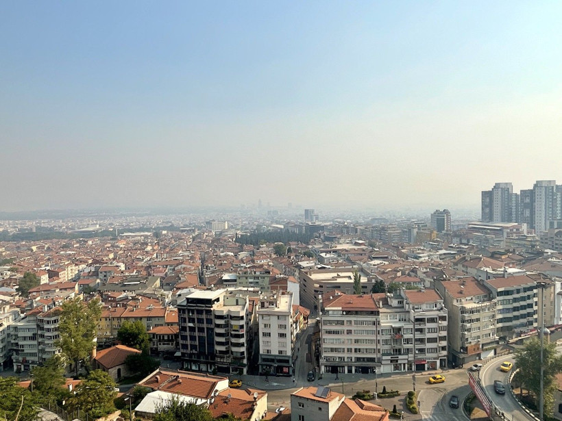 'Pencereleri kapatın' uyarısı gelmişti... Dumanlar kenti sardı - Resim: 1