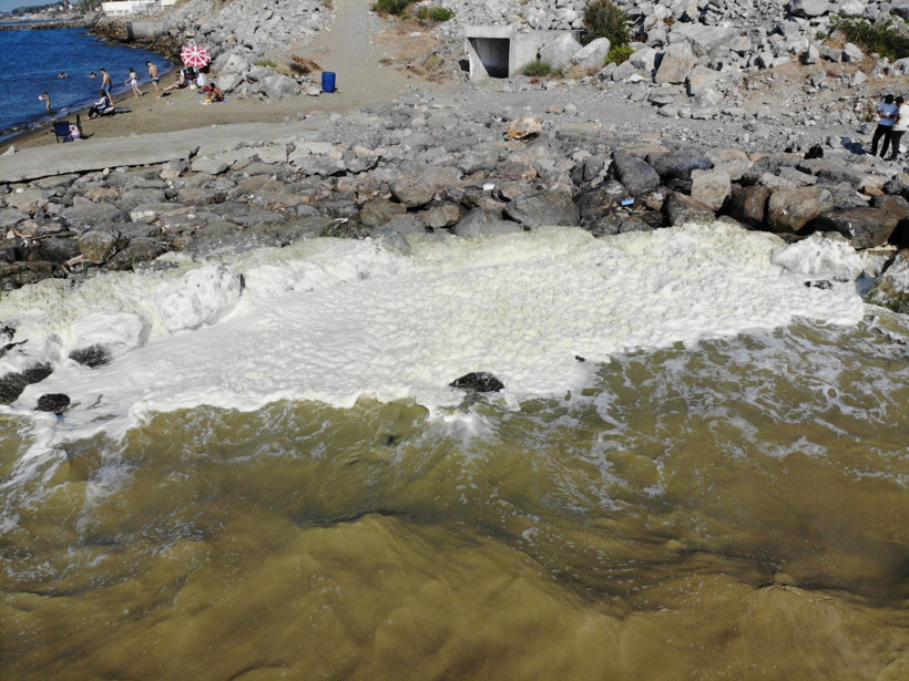 Hatay'da endişe yaratan görüntü: Deniz köpürdü - Resim : 2