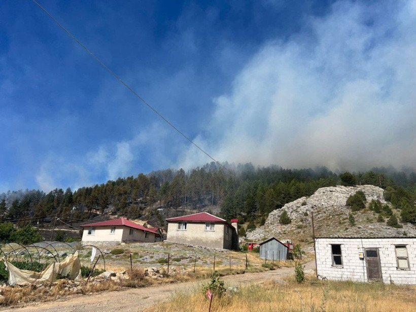 Antalya'da 5 ilçedeki orman yangınlarının 2'sine müdahale sürüyor - Resim: 2