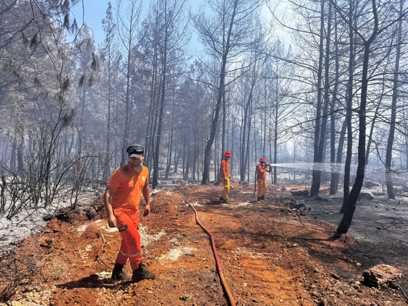 Antalya'da 4 ilçede orman yangını: Evler tahliye edildi - Resim : 8