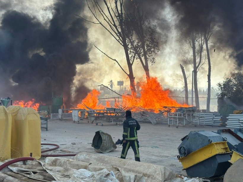 Antalya'da 5 ilçedeki orman yangınlarının 2'sine müdahale sürüyor - Resim: 38