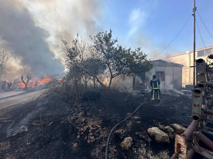 Antalya'da 5 ilçedeki orman yangınlarının 2'sine müdahale sürüyor - Resim: 42