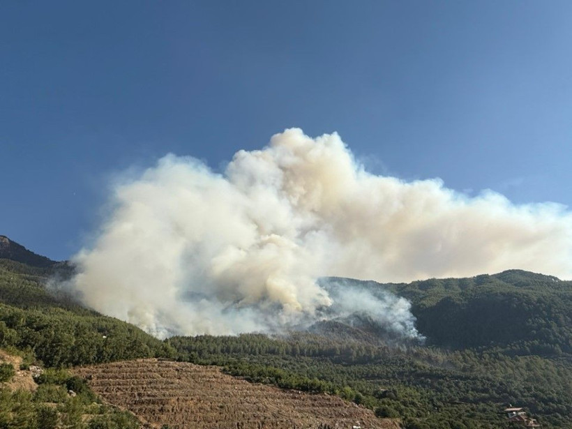 Antalya'da 5 ilçedeki orman yangınlarının 2'sine müdahale sürüyor - Resim: 50