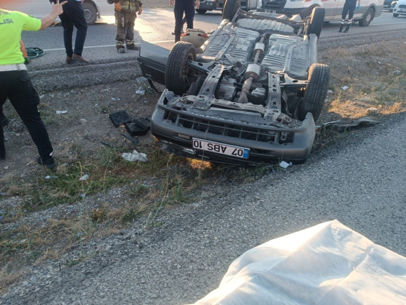 Kaza yerine gidenler de kaza yaptı: Ankara'da zincirleme faciada 2 ölü - Resim : 1