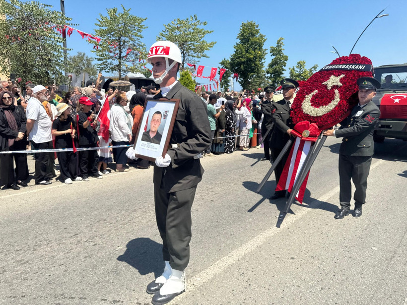 Susuzluktan şehit olan Mehmetçiklere veda - Resim : 3