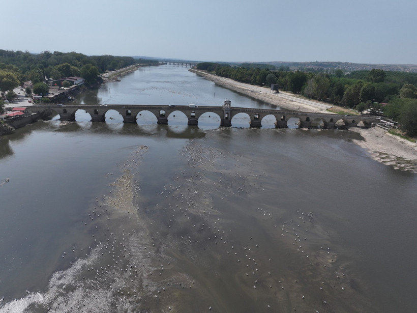 Meriç çekildi, tarih ortaya çıktı! 1830’ların ahşap köprüsü yeniden göründü - Resim : 1