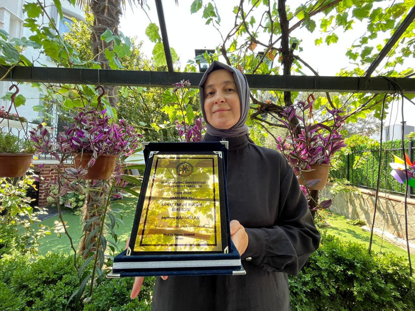 30 yıllık hayali gerçek oldu! Üniversiteyi birincilikle bitirdi - Resim : 2