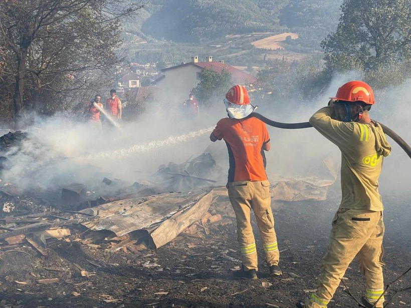 Kocaeli'de çıkan orman yangınına müdahale ediliyor - Resim: 15