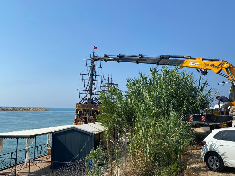 'Kral yolu’ndaki kaçak konteynerler söküldü - Resim : 2