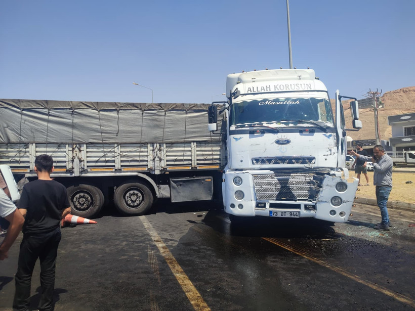 Acı tesadüf: Kardeşlerin kullandığı TIR'lar çarpıştı - Resim : 1