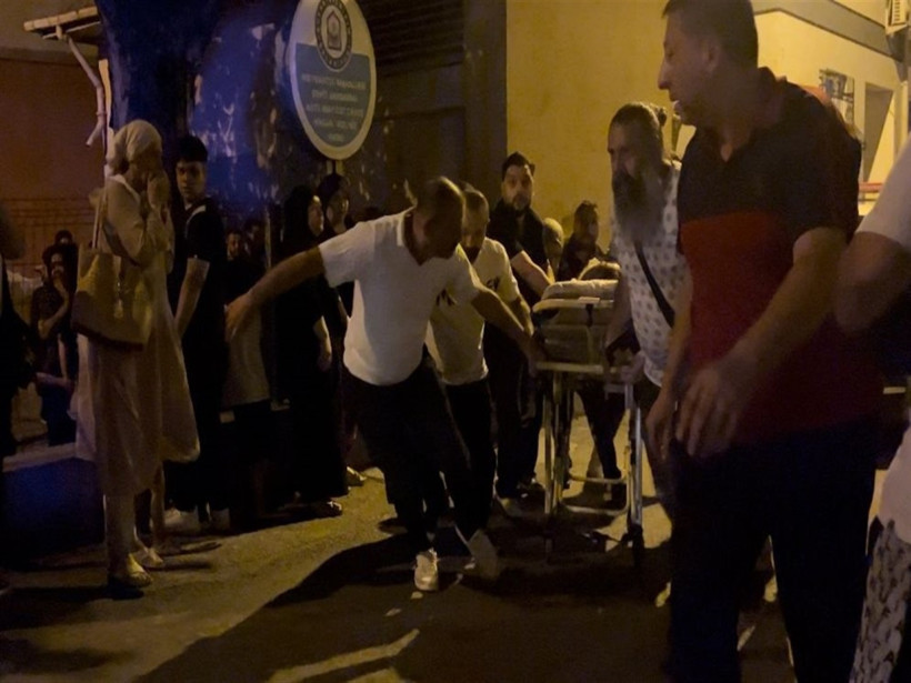 Daha önce de bıçaklamış: Çocukları için barıştı, katledildi, herkes sokağa döküldü - Resim : 1