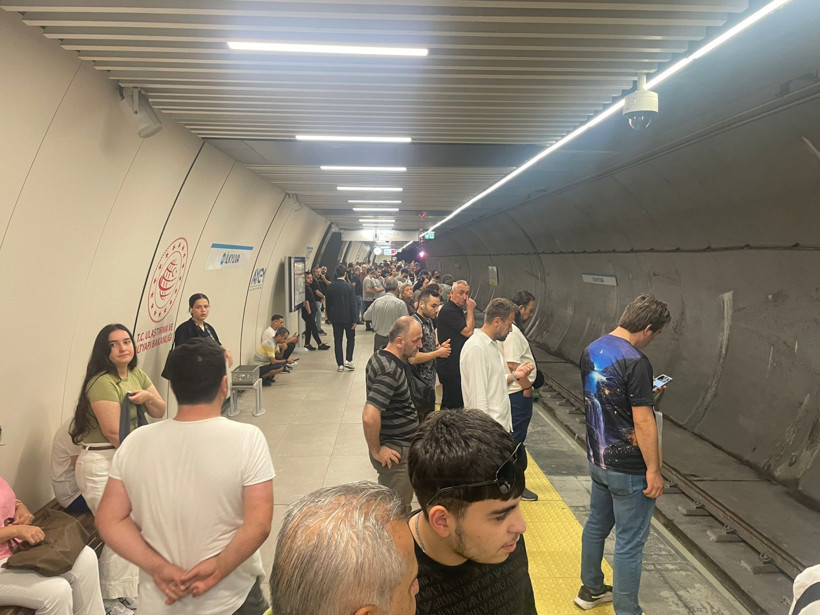 İstanbul'da metro arızası: Yoğunluk oluştu - Resim : 1