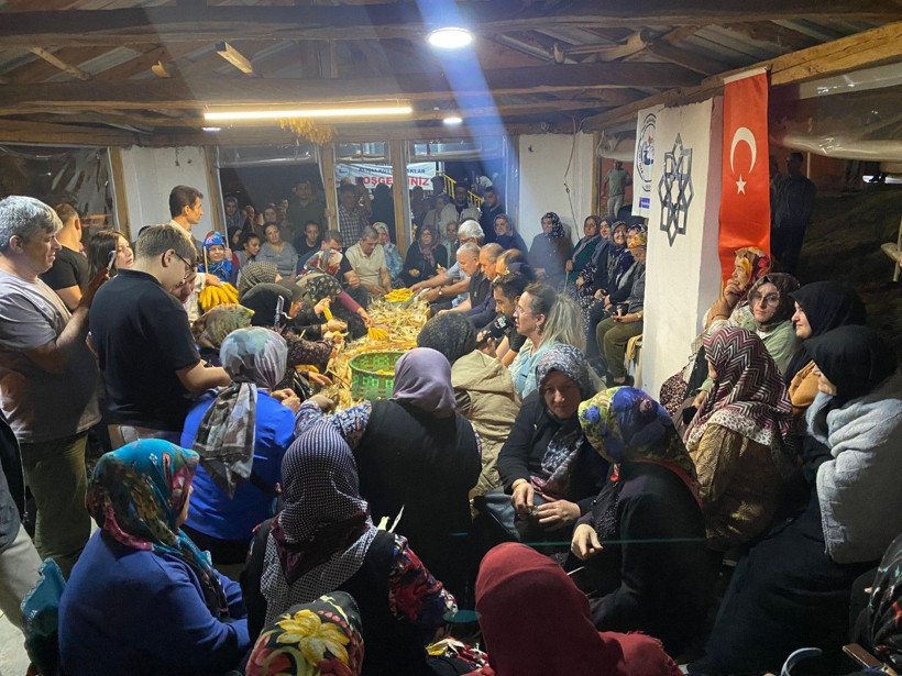 2 asırlık gelenek: Yine toplandılar, tam üç saat sürdü - Resim: 2