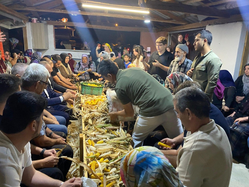 2 asırlık gelenek: Yine toplandılar, tam üç saat sürdü - Resim: 4