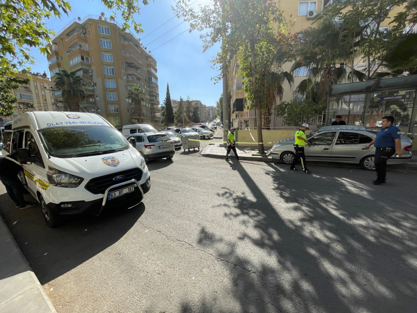 Otomobil durağa girdi: 8 yaşındaki Zeliha öldü, annesi ve ağabeyi yaralandı - Resim : 2
