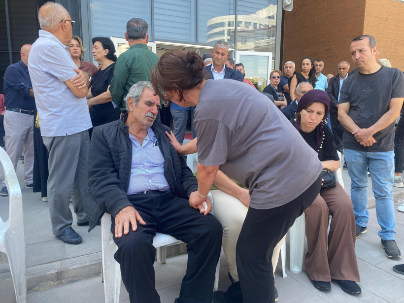 5 yaşındaki kızının gözleri önünde öldürüldü! 'Babam tuttu, dedem annemi kesti' - Resim : 3