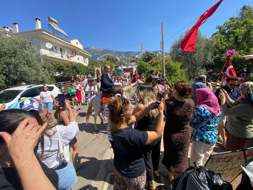 Fethiye'de geleneksel düğün: Alman damat, at üzerinde gelin aldı - Resim : 1