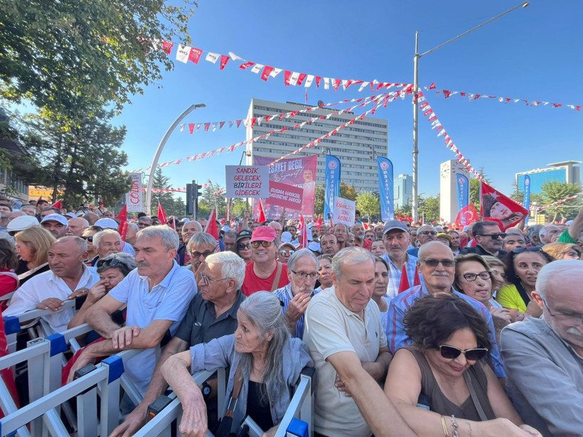 Ankara, CHP mitingine akıyor: Gençlere polis müdahalesi - Resim: 2