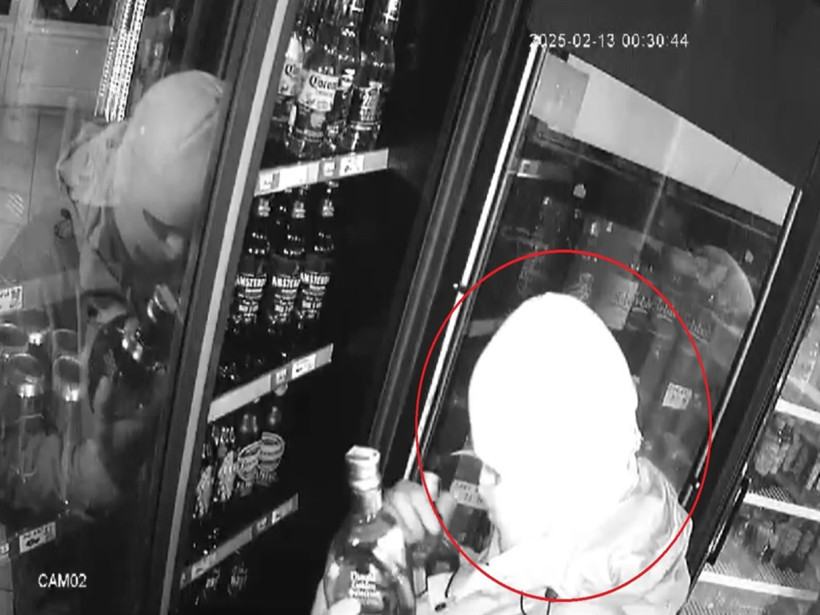 7 kez bıçaklayıp öldürdü, ailesinden özür diledi - Resim : 1