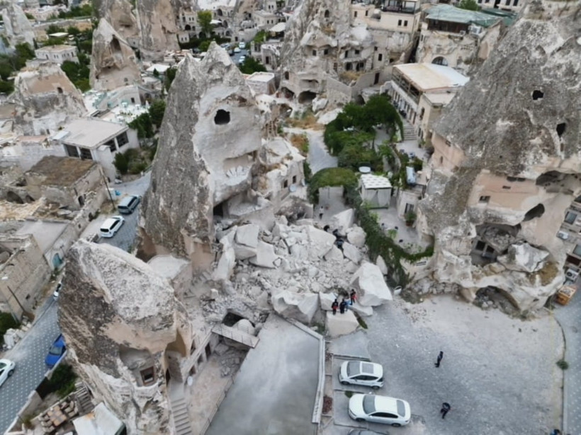 Kapadokya'da Peribacası gece yarısı yıkıldı! - Resim : 1