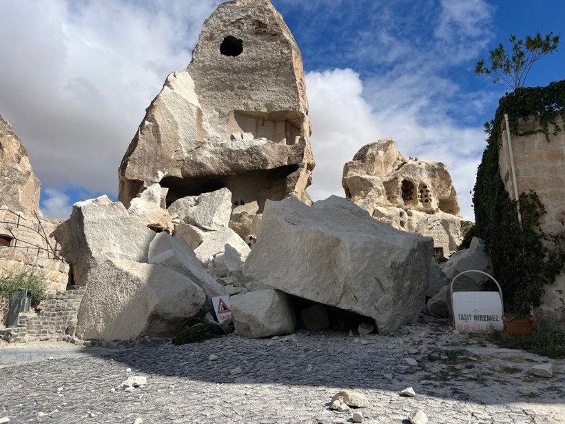 Kapadokya'da Peribacası gece yarısı yıkıldı! - Resim : 2