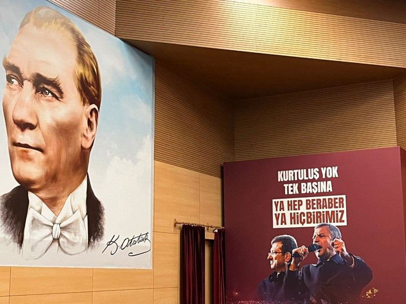 Kurultay salonundan dikkat çeken kareler - Resim: 3