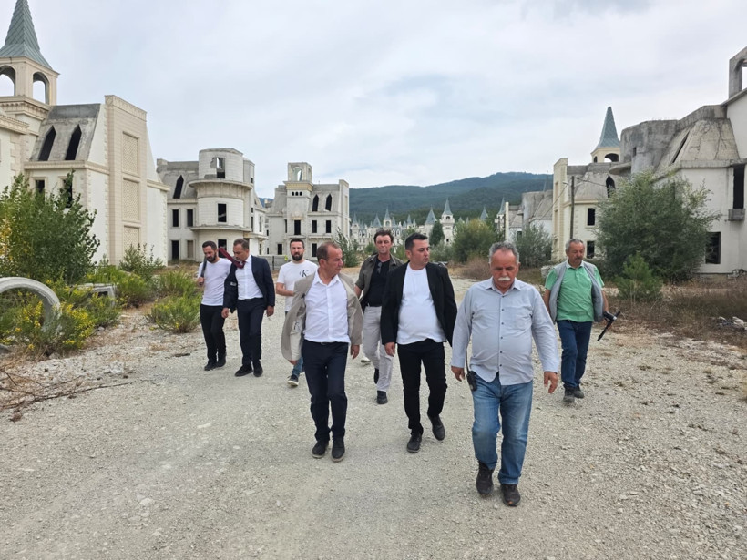 Tanju Özcan'dan 'şato villalar' talebi - Resim : 1